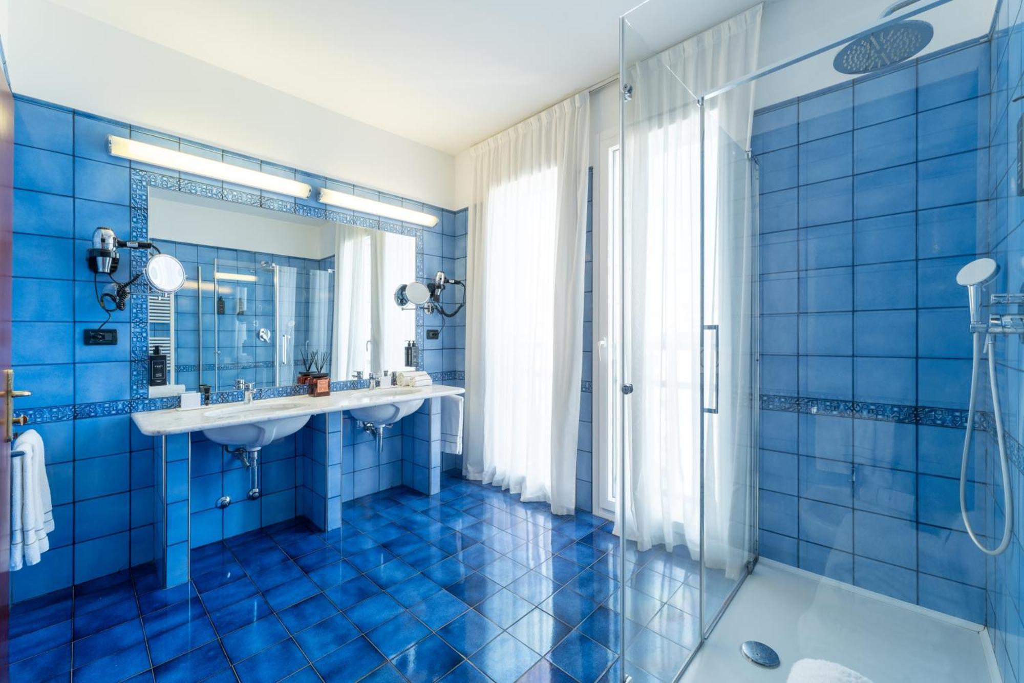 Quarto Familiar (2 Adultos + 2 Crianças)